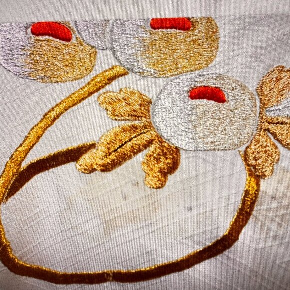 JAPANESE SILK UCHIKAKE WEDDING KIMONO WOMEN'S JAPAN MADE VINTAGE Minor Flaws - Picture 13 of 13